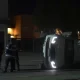 Impactante accidente en la Av. San Martín: una camioneta volcó tras chocar contra un semáforo