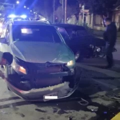 Uno de los conductores no habría respetado el semáforo y provocó un choque en Río Gallegos