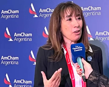 Roxana Reyes sobre la reforma laboral: “Tenemos que trabajar para hacer competitiva a Santa Cruz” Roxana Reyes sobre la reforma laboral: “Tenemos que trabajar para hacer competitiva a Santa Cruz”