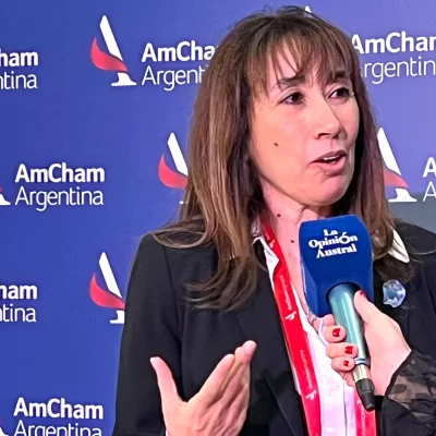 Roxana Reyes: “Tenemos que trabajar para hacer competitiva a Santa Cruz”
