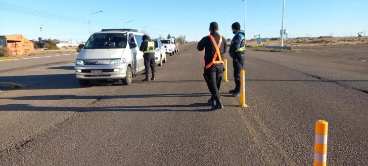 Más de 180 personas identificadas en controles preventivos en las rutas de Santa Cruz