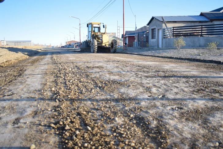 El Municipio de Río Gallegos avanza con el perfilado de calles antes de la llegada del invierno