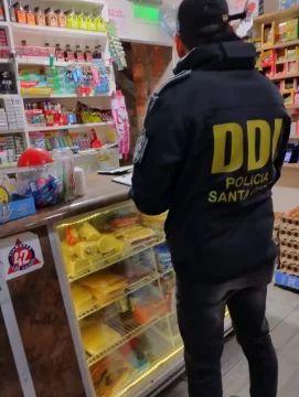 La Policía de Santa Cruz desplegó operativos contra estafas virtuales en locales comerciales