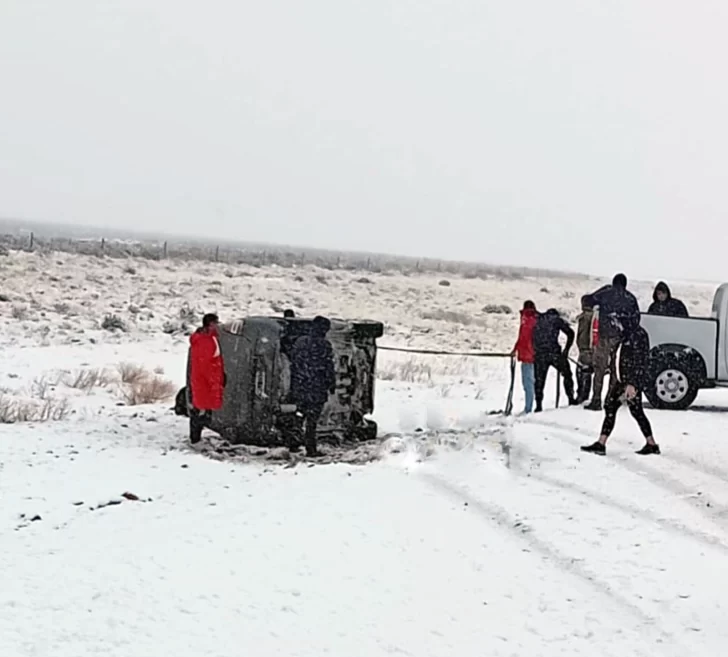 Nieve y riesgo en la Ruta 40: dos accidentes sin heridos pero con alerta máxima en Santa Cruz