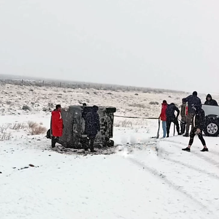 Nieve y riesgo en la Ruta 40: dos accidentes sin heridos pero con alerta máxima en Santa Cruz