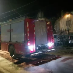 Lo seguían por robar cubiertas, se refugió en el techo de su casa y se entregó tras dos horas de negociación