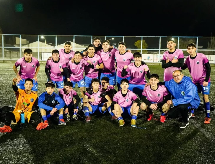 Liga Fútbol Sur: Boxing y Bancruz se metieron en semifinales bajo la lluvia y van por un lugar en la final del Torneo Apertura