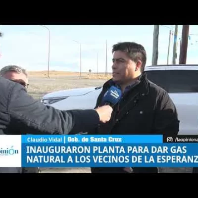 Claudio Vidal inauguró la planta reguladora de gas en La Esperanza: mejora clave para 20 familias