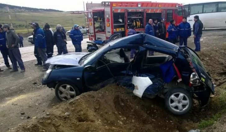 Escándalo en Río Turbio: mató a un joven en un choque y ahora maneja colectivos con una licencia falsa