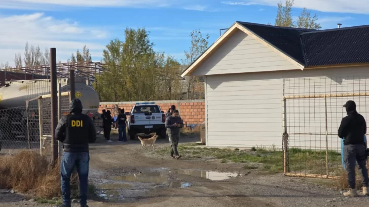 Una mujer y tres hombres fueron detenidos por el hurto de combustible a Vialidad Provincial