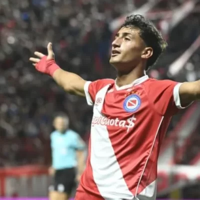 Argentinos Juniors superó a Instituto y avanzó a cuartos de final del Torneo Apertura
