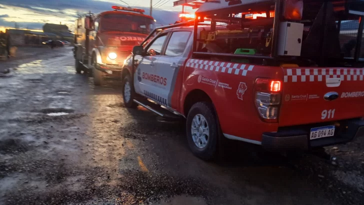  Personal de Bomberos llegó al lugar tras ser requerido.