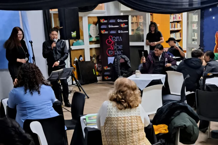 Noche de “Libros y Pasión” en la Biblioteca “Sofía Vicic de Cepernic”