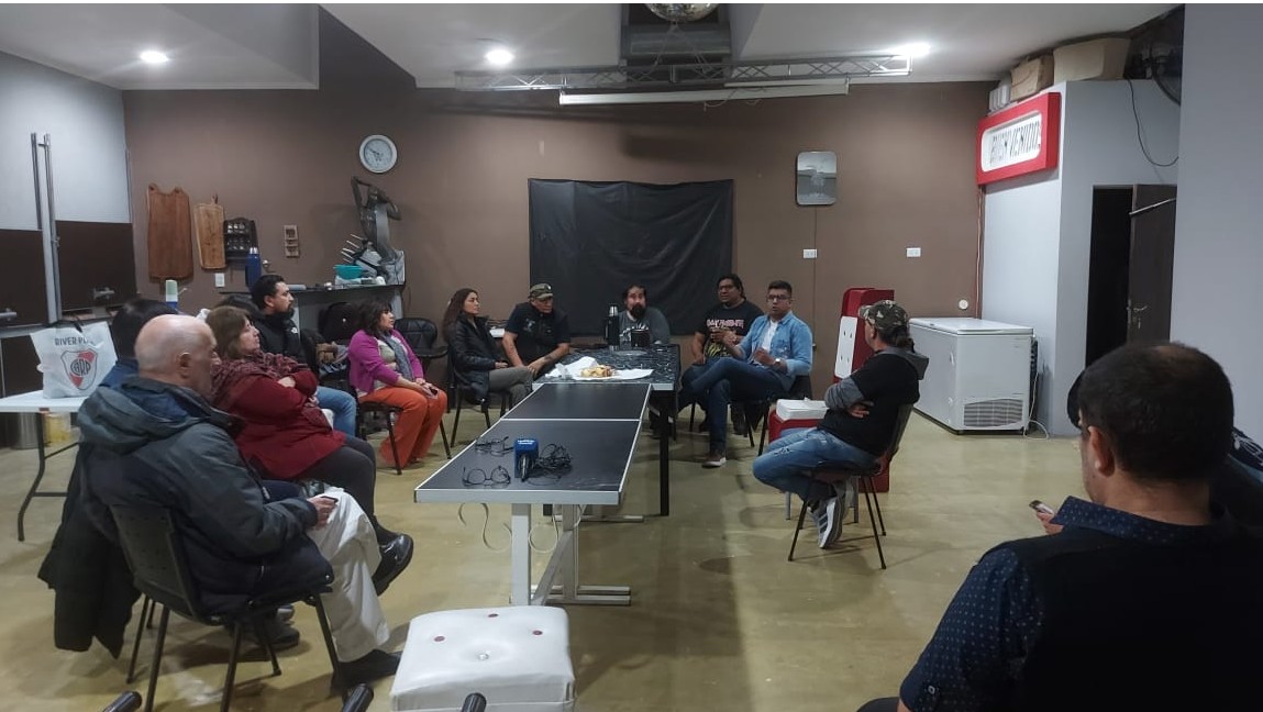  Reunión con simpatizantes de LLA en Las Heras. Próxima semana inauguración del local partidario en esa localidad. (FOTO: JORGE BILBAO/LA OPINIÓN AUSTRAL).