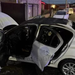 Pudo haber sido una tragedia: un remis se incendió mientras estaba siendo lavado en El Calafate