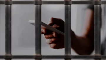 El Gobierno anunció que los presos no podrán tener celulares ni ser beneficiarios de planes sociales