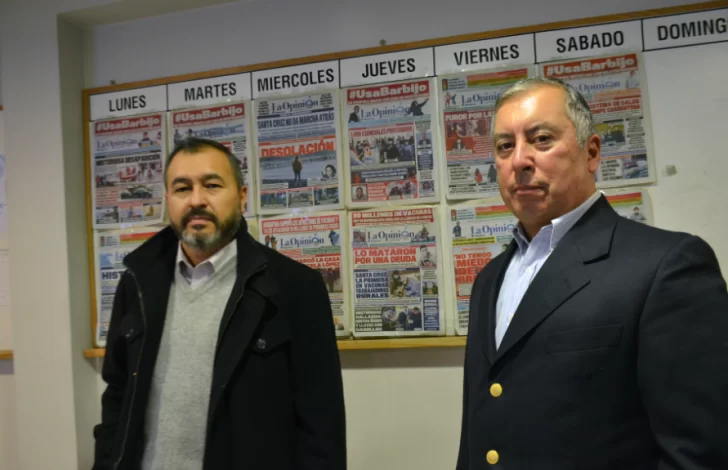  Hugo Ortiz y Roberto Leserovich cunado visitaron a La Opinión Austral. (FOTO: JOSÉ SILVA/LA OPINIÓN AUSTRAL)