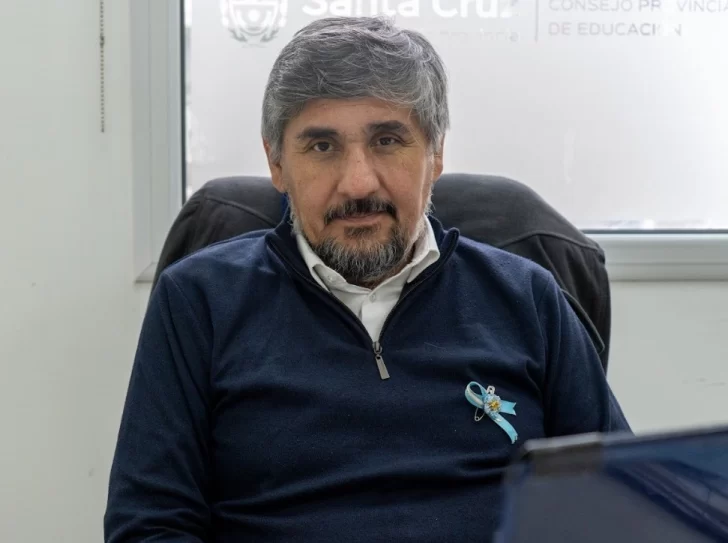 Oscar Barrientos, vocal por el Poder Ejecutivo en el CPE. Oscar Barrientos, vocal por el Poder Ejecutivo en el CPE.