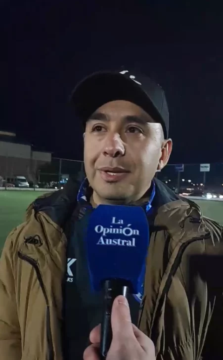  Esteban Arias, DT de Bancruz.