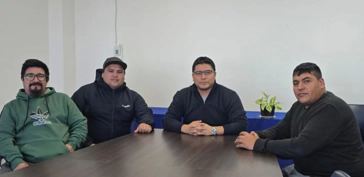 Vidal se reunió con estibadores y habló de “una situación económica difícil” en la actividad pesquera