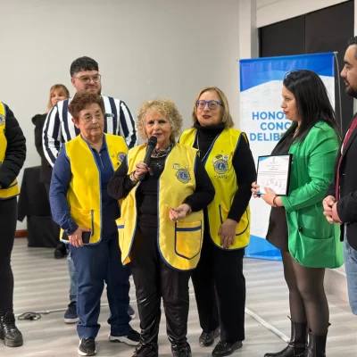 Reconocieron a Silvia Elena Villa de Currie por su trabajo de alfabetización durante 27 años: “Estoy muy emocionada”