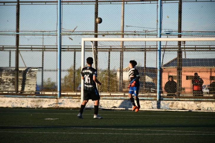 Palermo fue eficaz en los penales y se quedó con el Apertura de Cuarta División