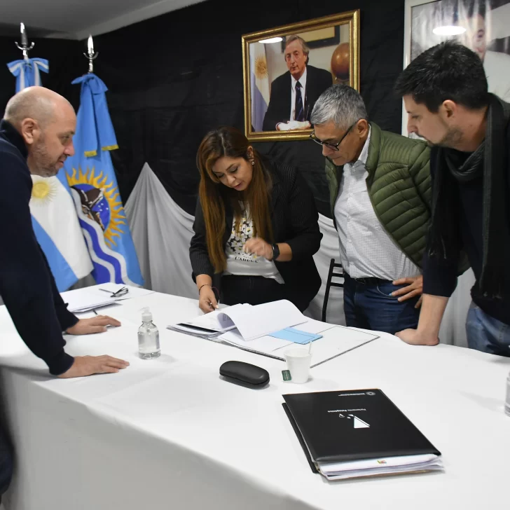 Entre internas y desafiliaciones, el Congreso Provincial del PJ abrió un caliente debate Entre internas y desafiliaciones, el Congreso Provincial del PJ abrió un caliente debate