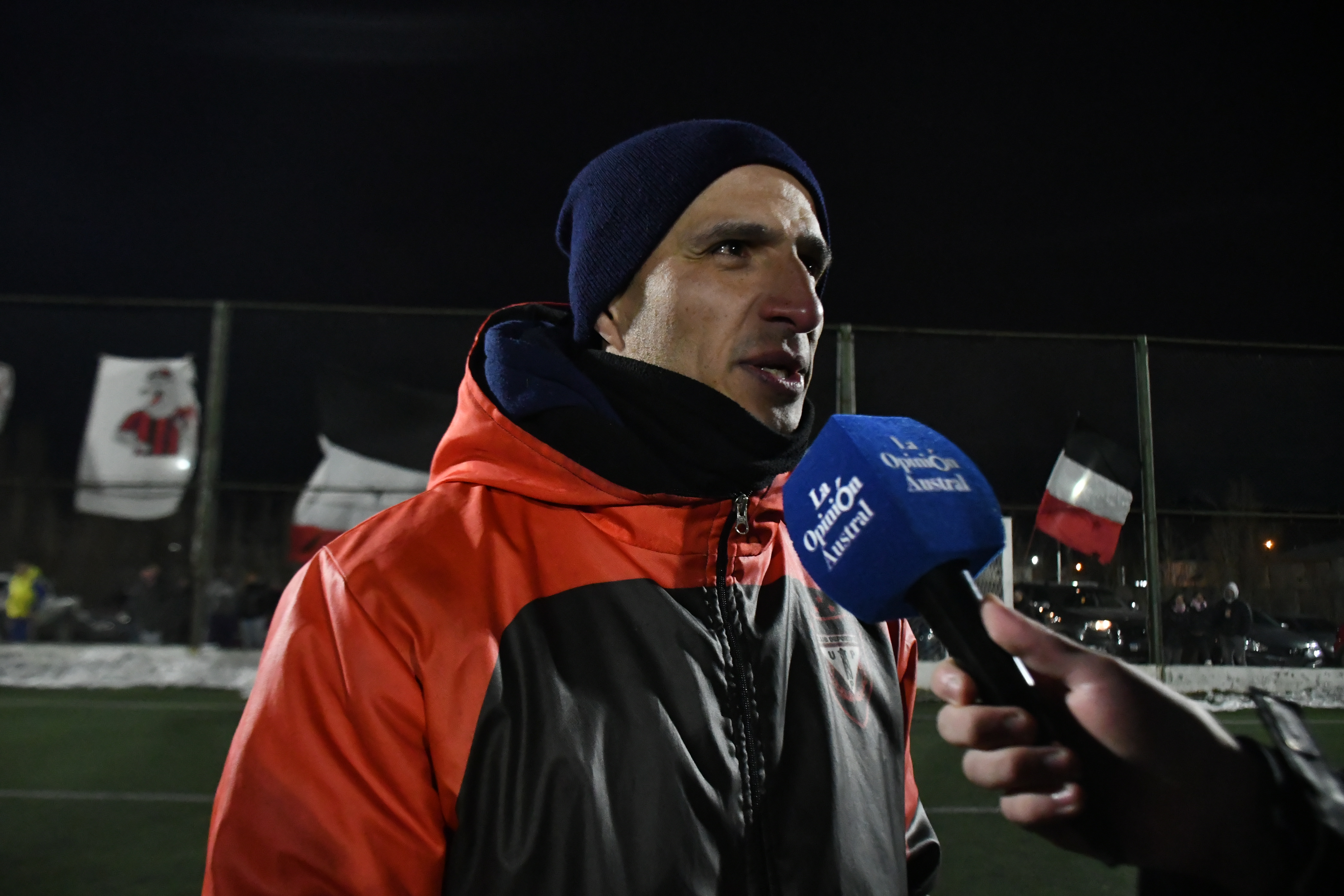 Sebastián Luna, DT de UPP.