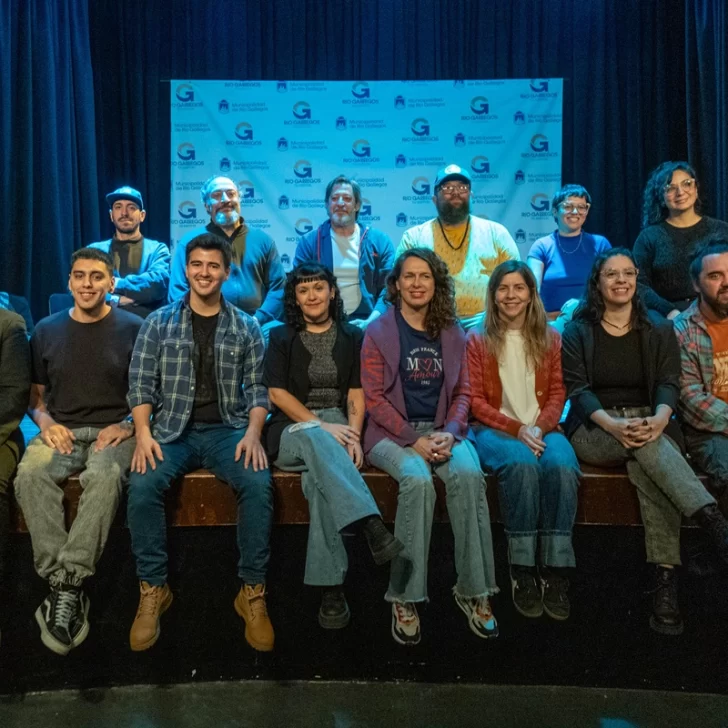 Presentaron al elenco de “Antígona de las Nieves”, la obra de teatro situada en la “Nevada del Siglo”