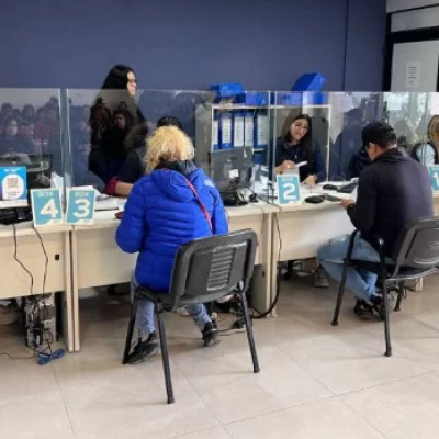 Empleo público en Santa Cruz: más de 57 mil personas en el Estado