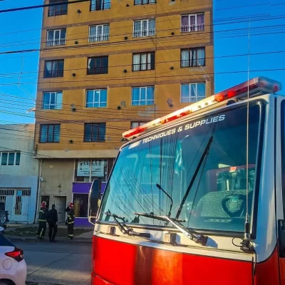 Alerta en Río Gallegos: bomberos y operarios de Camuzzi controlaron una fuga de gas en pleno cento