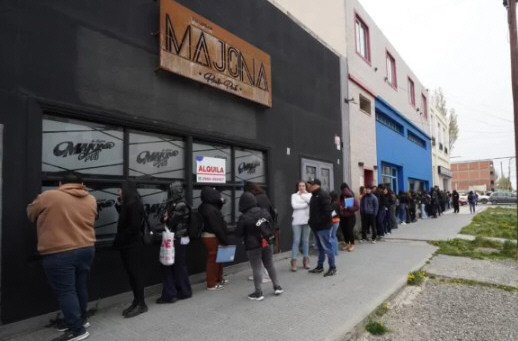  Filas en Río Gallegos para encontrar trabajo en el sector privado.
