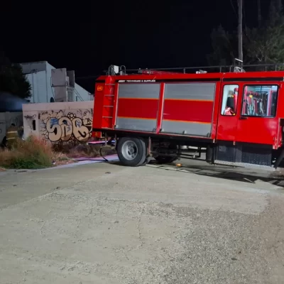 Pico Truncado: un incendio se originó en un baldío y fue controlado por personal de Bomberos