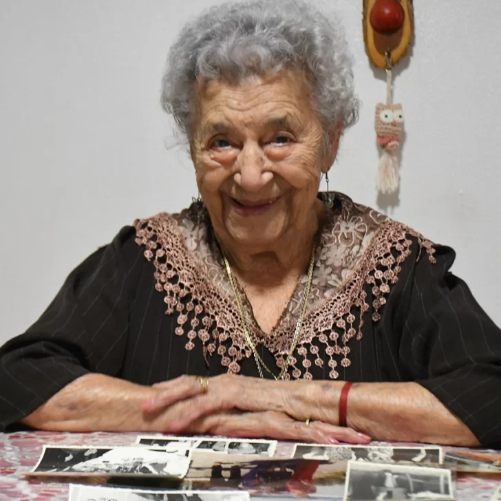 Juana cumplió 101 años y los saludos no pararon: los vecinos de Río Gallegos celebran a la vecina más longeva con mucho cariño