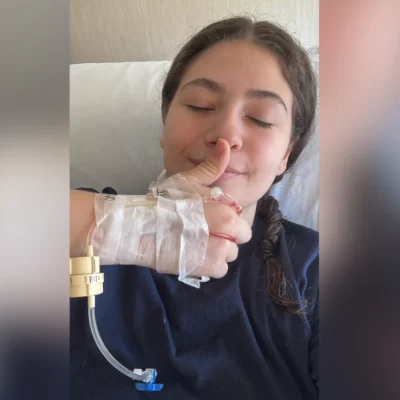 Una joven perdió la movilidad de las piernas, necesita ser derivada a Córdoba y comenzó una rifa para pagar el viaje