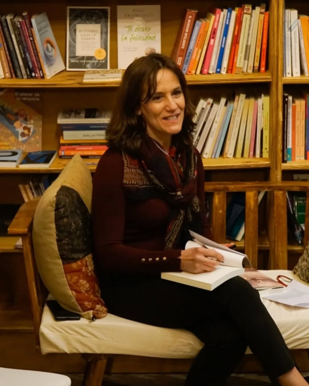  Lucrecia Pejkovic presentó la novela histórica este sábado en Puerto San Julián. Foto: Foco Austral