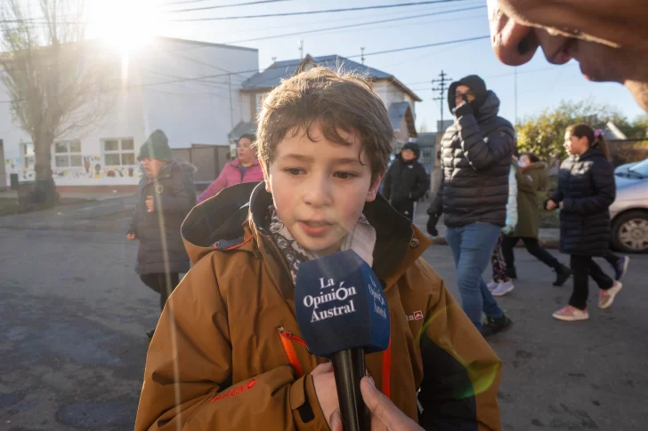  Fabricio, alumno de tercer grado dijo que los 800 metros de corrida fueron suficientes. FOTO: LEANDRO FRANCO/ LA OPINIÓN AUSTRAL