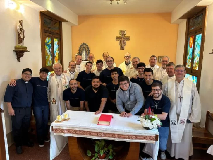 Obispos Medina y González Balsa visitaron el seminario San Pedro y San Pablo