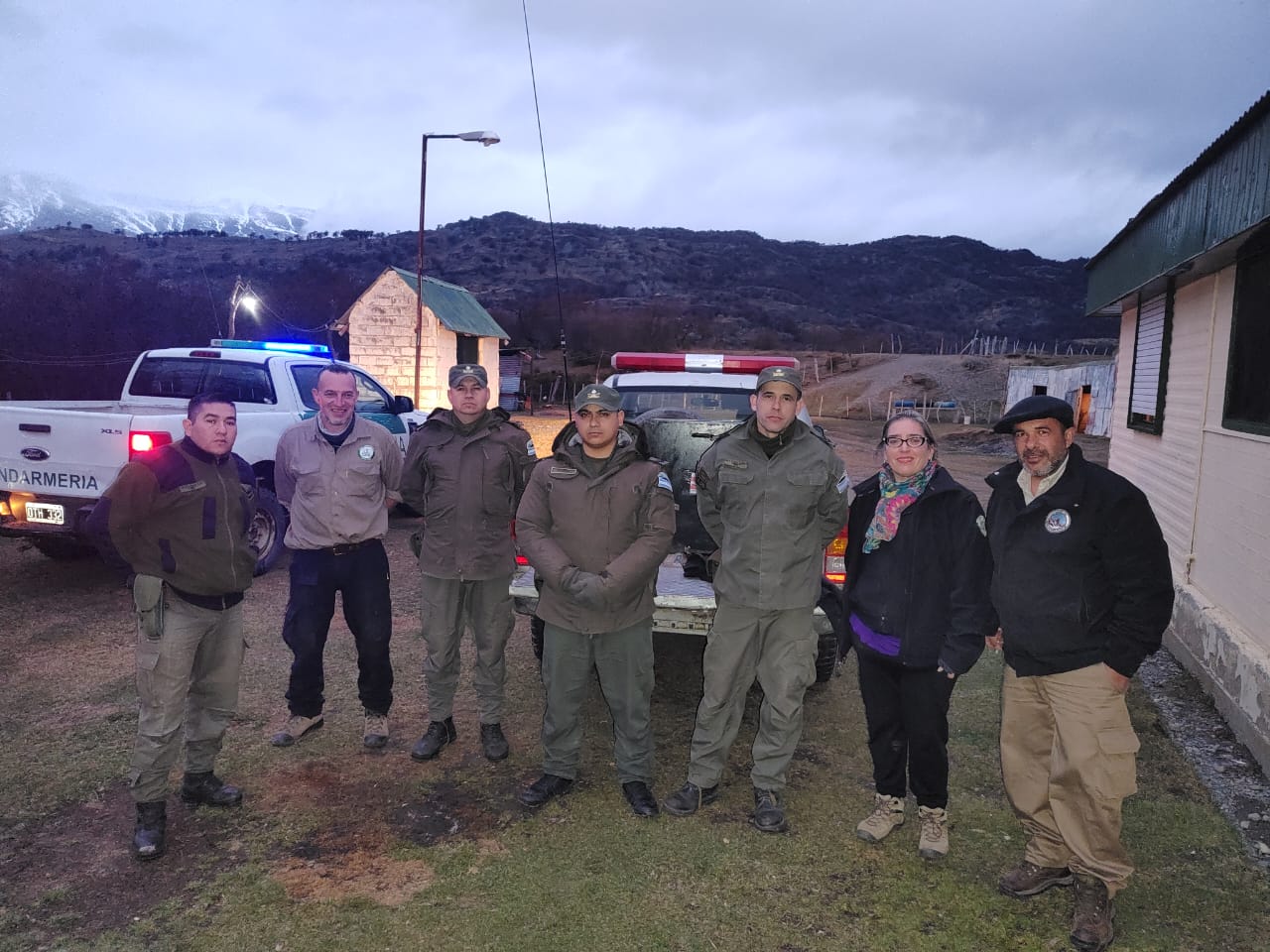  Personal de Gendarmería Nacional y los médicos veterinarios Christian Pesin y Alicia Helling y el técnico José María Barrio realizaron el rescate.