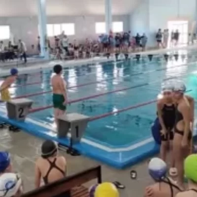 Hispano y la Escuela Flipper los líderes de la natación en Puerto Deseado