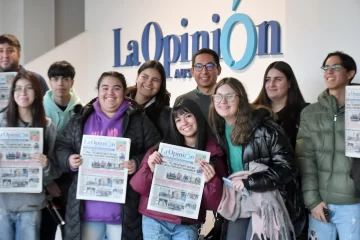 Estudiantes de Comunicación Social de la UNPA visitaron el Grupo La Opinión Austral