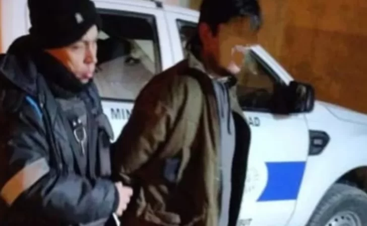 Viajaba desde Santa Cruz con su pareja y fue detenido en Chubut: tenía pedido de captura