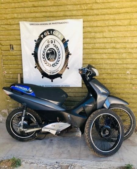 Tres personas demoradas por el robo de una moto tras un allanamiento en la zona de chacras