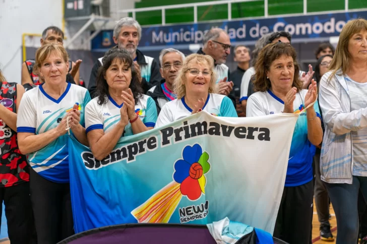 Comodoro, capital del deporte adulto: comenzó el Torneo Nacional de Newcom Mixto con 25 equipos de todo el país