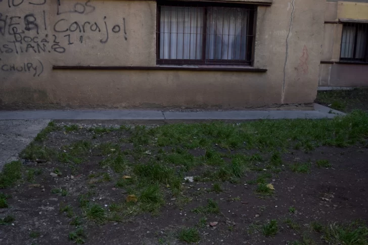  El lugar donde cayó Alan Márquez. (FOTO: JUAN PALACIOS/LA OPINIÓN AUSTRAL)