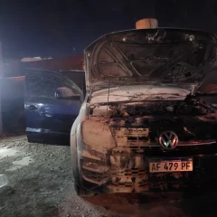 Policía investiga el incendio intencional de una camioneta perteneciente a una familia zíngara de Caleta Olivia