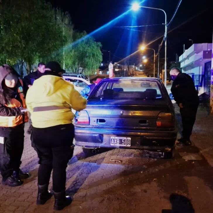 Un hombre que tenía pedido de captura fue detenido en Caleta Olivia: consumía bebidas con sus amigos