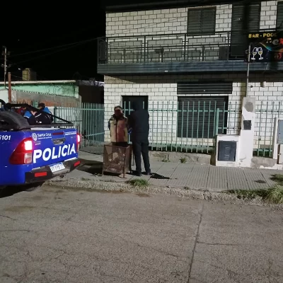 La Policía detuvo a un anciano con un revolver calibre 22 tras una denuncia por disturbios en Pico Truncado