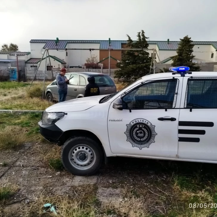 Secuestraron una réplica de arma y marihuana en un allanamiento por el hurto de un auto