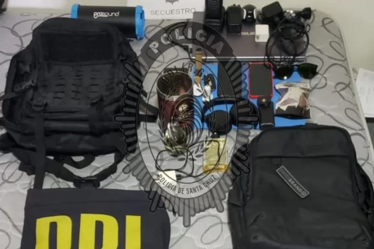  Todo lo secuestrado por la Policía. (FOTO: POLICÍA SANTA CRUZ)